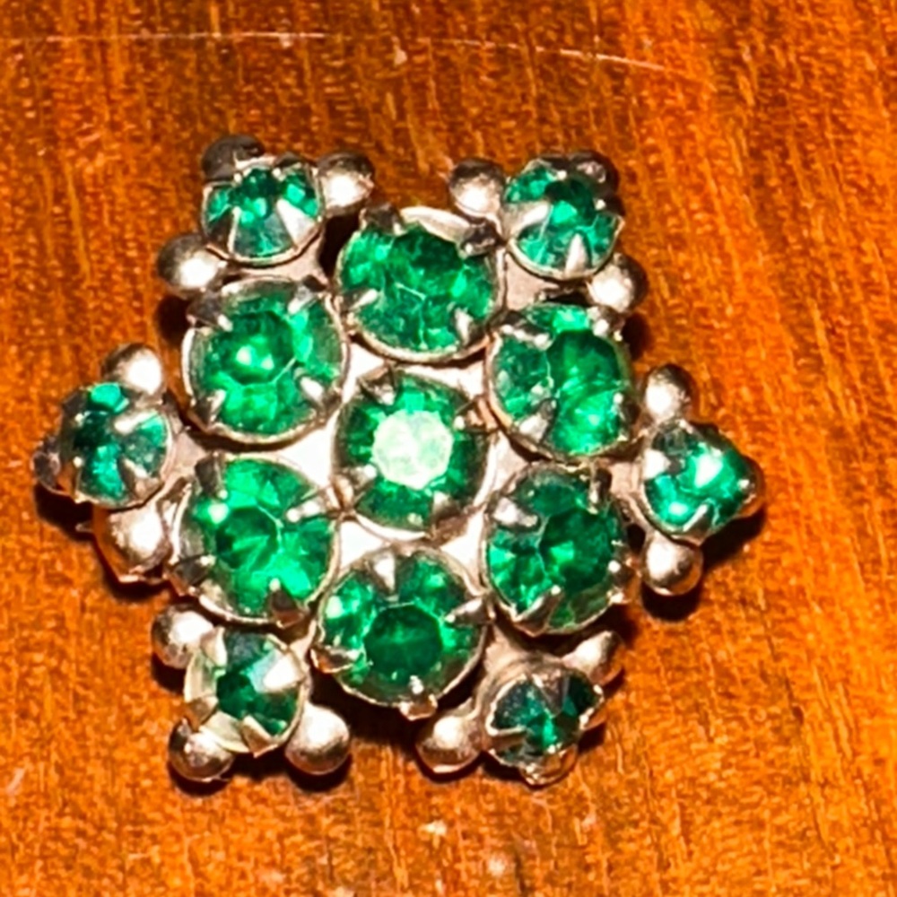 Vintage 50s/60s Small Gold Tone & Green Rhinestone Round‎ Brooch